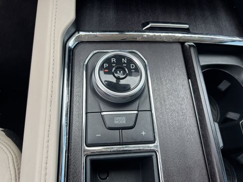 Used 2022 Ford Expedition Platinum RWD image 18