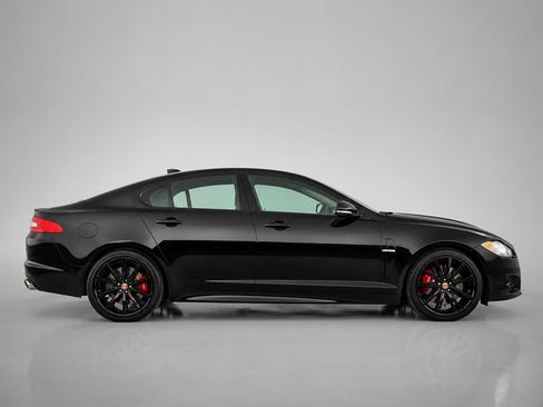 Used 2011 Jaguar XF R RWD image 3