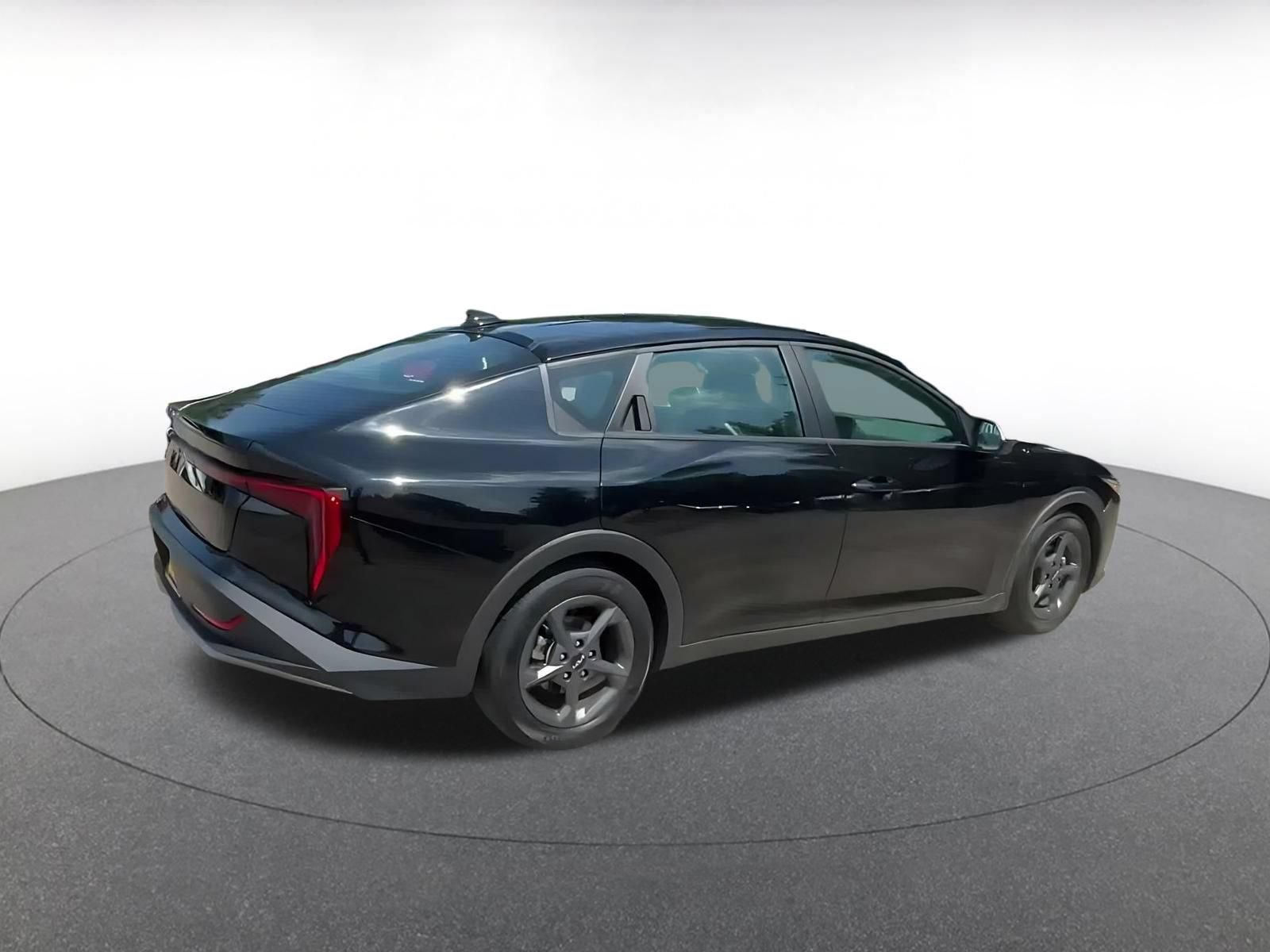 Used 2025 Kia K4 FWD image 13