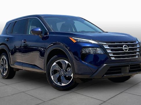 Used 2024 Nissan Rogue SV FWD image 3