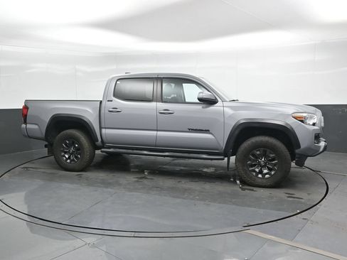 Used 2021 Toyota Tacoma SR5 w/ Trail Edition AWD/4WD image 4