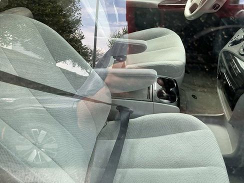 Used 2014 Toyota Sienna LE image 16