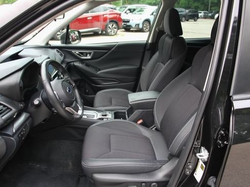 Used 2023 Subaru Forester Premium AWD/4WD image 18