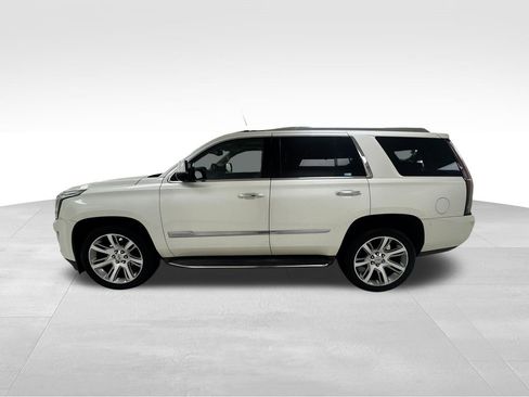 Used 2015 Cadillac Escalade Luxury image 4