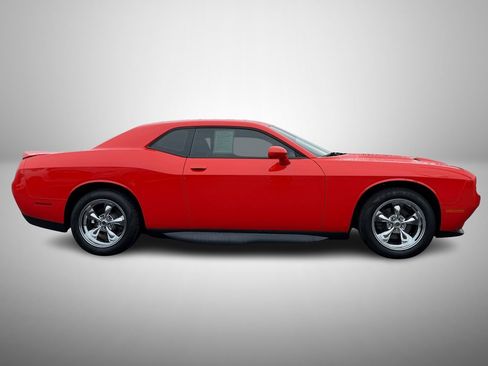 Used 2020 Dodge Challenger SXT image 6