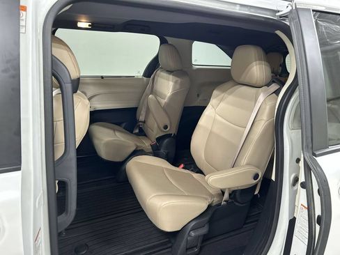 Used 2023 Toyota Sienna XLE w/ XLE Plus Package AWD/4WD image 21