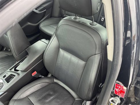 Used 2017 Buick Regal Sport Touring image 40