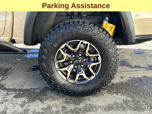 Used 2024 Chevrolet Colorado ZR2 w/ Safety Package image 9