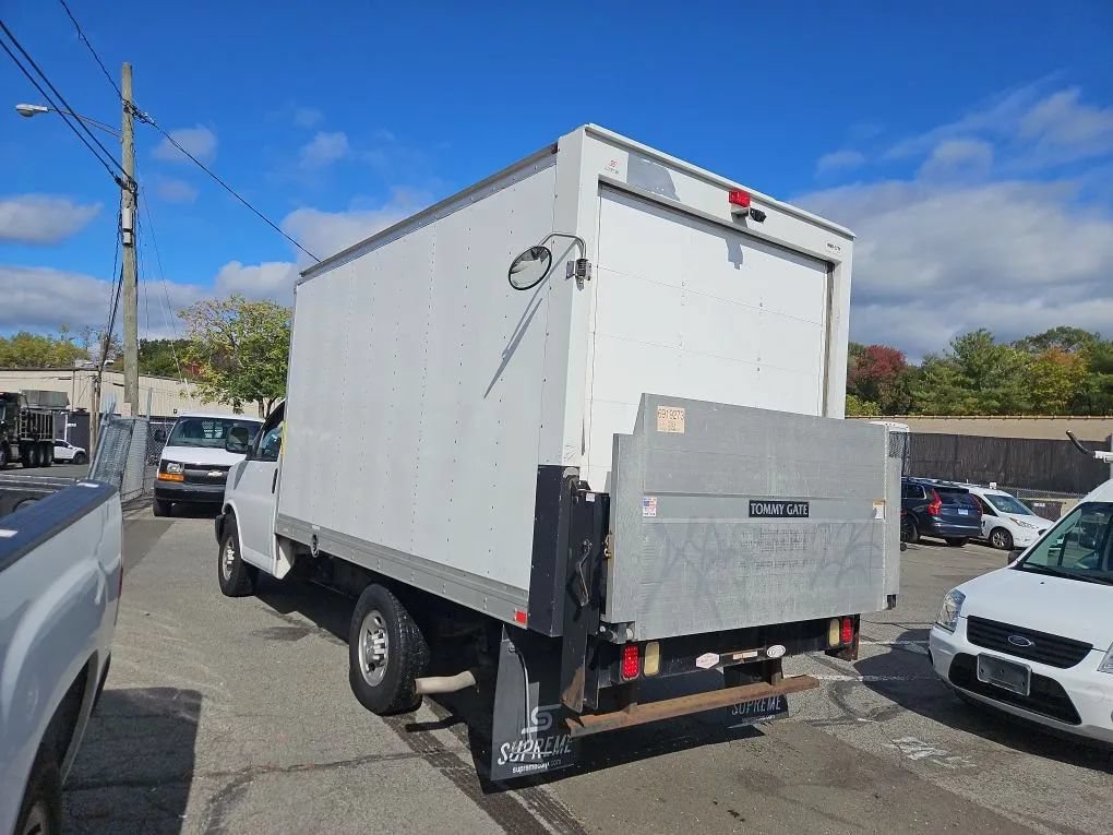 Used 2020 Chevrolet Express 3500 RWD image 10