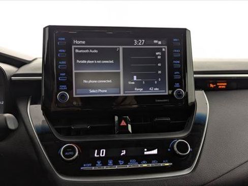 Used 2022 Toyota Corolla LE FWD image 27