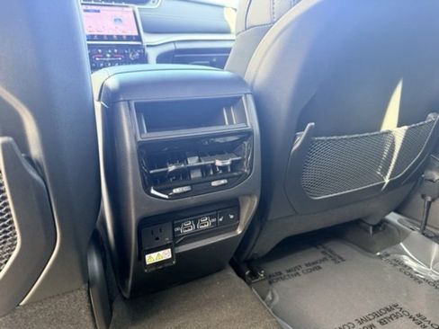 New 2025 Jeep Grand Cherokee Limited image 12