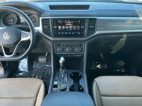 Used 2021 Volkswagen Atlas Cross Sport SE image 26