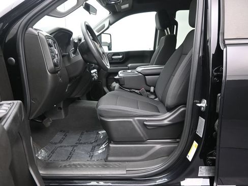 Used 2022 Chevrolet Silverado 2500 Custom w/ Custom Convenience Package AWD/4WD image 12