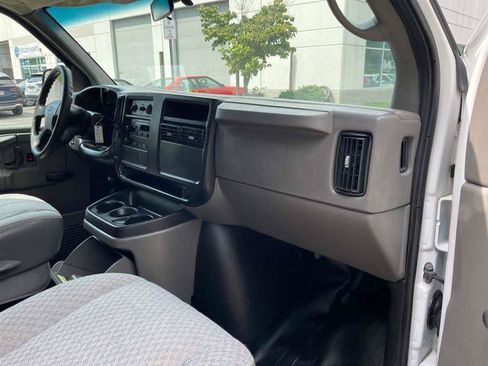 Used 2007 Chevrolet Express 3500 Extended RWD image 37