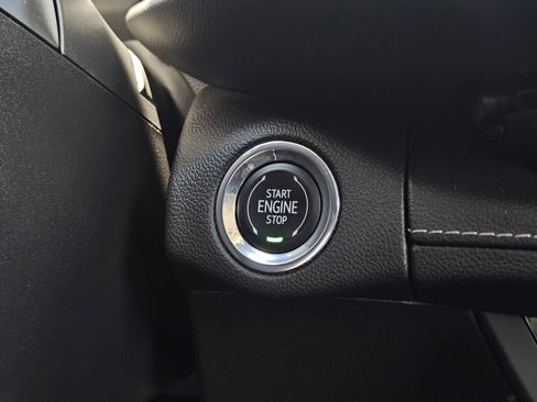 Used 2022 Buick Envision Avenir w/ Safety Package FWD image 21