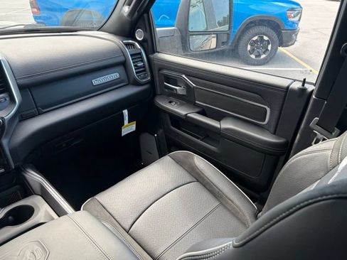New 2026 RAM 2500 Laramie AWD/4WD image 34