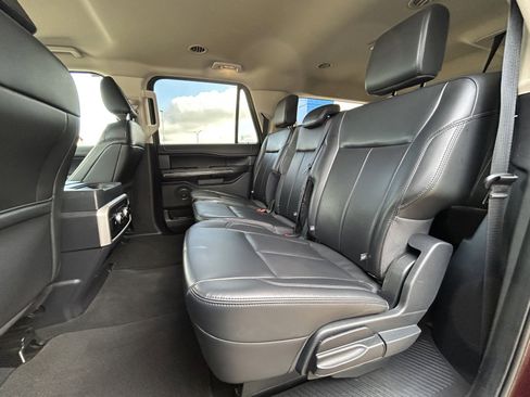 Used 2024 Ford Expedition Max XLT image 14