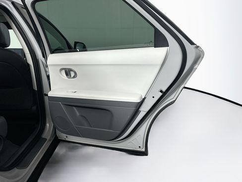 Used 2024 Hyundai Ioniq 5 SEL RWD image 31