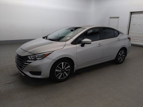 Used 2025 Nissan Versa SV w/ Trunk Package FWD image 2