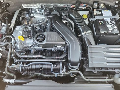 Certified 2025 Volkswagen Taos SEL AWD/4WD image 14