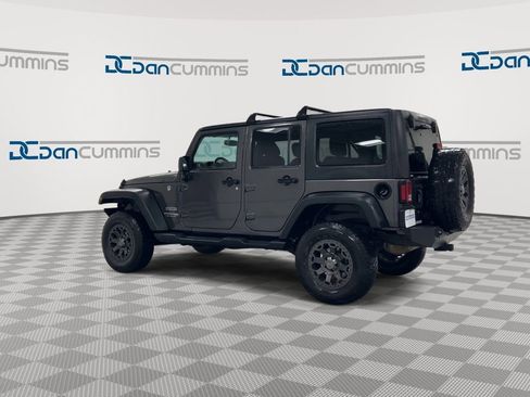 Used 2018 Jeep Wrangler Unlimited Sport S AWD/4WD image 6