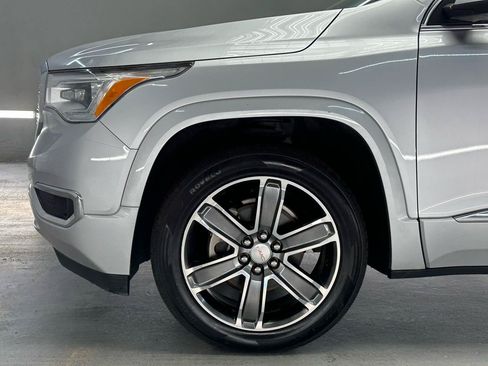 Used 2019 GMC Acadia Denali w/ Technology Package FWD image 5