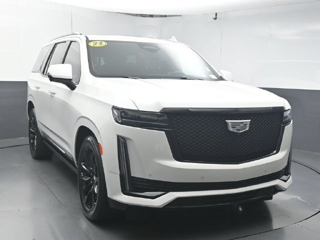 Used 2023 Cadillac Escalade Sport Platinum w/ LPO, ONYX Package AWD/4WD image 2