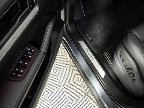 New 2026 Porsche Cayenne S AWD/4WD image 8