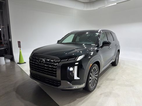 Used 2024 Hyundai Palisade Calligraphy image 1
