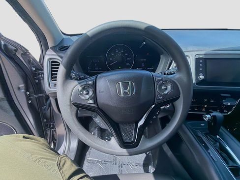 Used 2020 Honda HR-V EX image 10