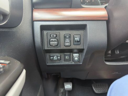 Used 2019 Toyota Tundra Limited w/ Limited Premium Package AWD/4WD image 9