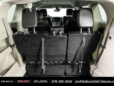 Used 2024 Chrysler Pacifica Touring-L FWD image 29