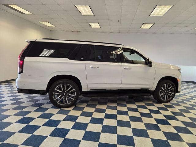 Used 2023 Cadillac Escalade ESV Sport Platinum AWD/4WD image 9