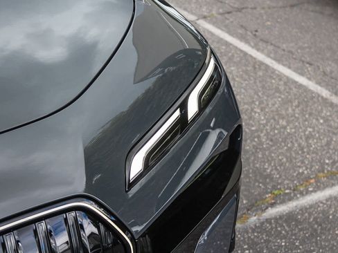 New 2026 BMW 740i w/ Premium Package RWD image 10