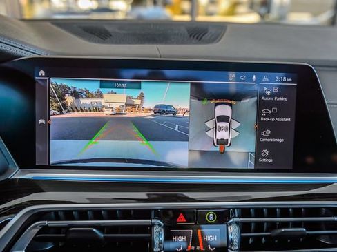 Used 2021 BMW X6 xDrive40i w/ M Sport Package image 20