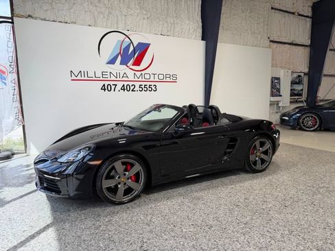 Used 2018 Porsche 718 Boxster S RWD image 17