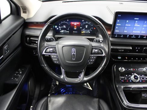 Used 2022 Lincoln Nautilus Reserve image 16