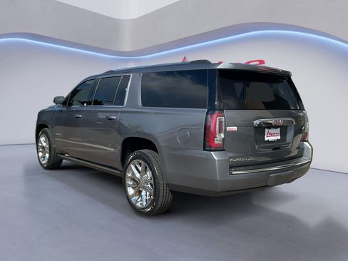 Used 2020 GMC Yukon XL Denali w/ Denali Premium Package AWD/4WD image 3