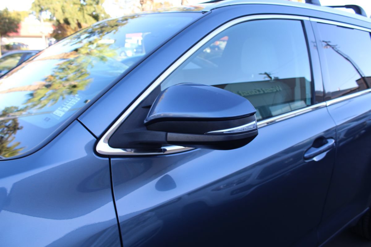 Used 2018 Toyota Highlander XLE w/ Carpet Mat Package (TMS) FWD image 12