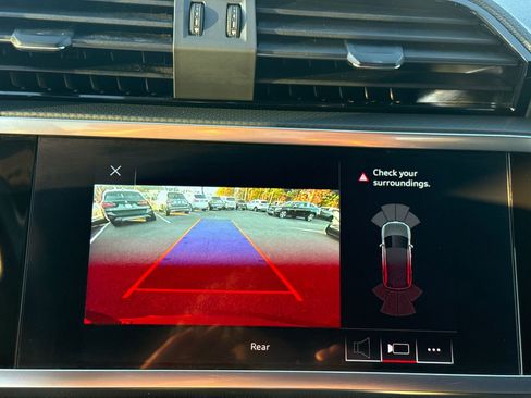 Used 2020 Audi Q3 2.0T Premium image 22