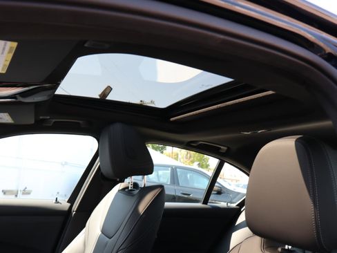 Used 2025 BMW 330i Sedan w/ M Sport Package image 15