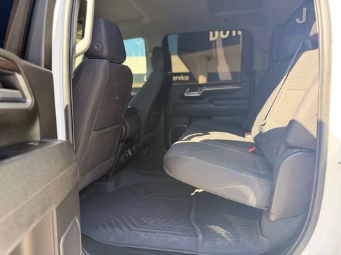 Used 2025 Chevrolet Silverado 2500 LT w/ Convenience Package AWD/4WD image 8