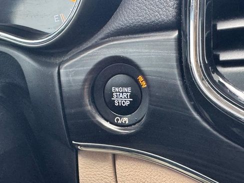 Used 2020 Jeep Grand Cherokee Limited image 21