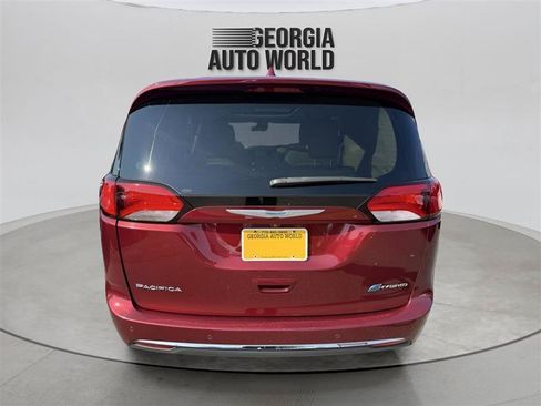 Used 2018 Chrysler Pacifica Limited w/ Advanced Safetytec Group FWD image 13