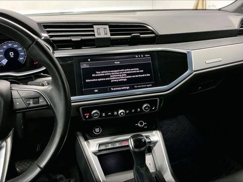 Used 2023 Audi Q3 2.0T Premium w/ Convenience Package image 9