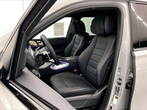 Used 2026 Mercedes-Benz GLS 580 4MATIC image 16