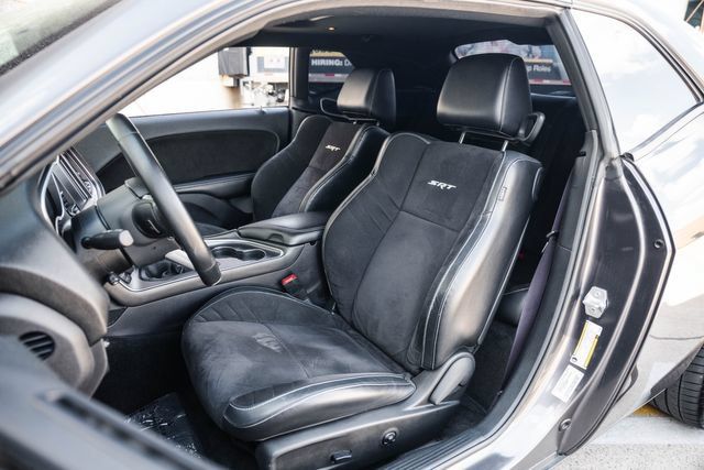 Used 2015 Dodge Challenger SRT w/ Technology Group RWD image 5