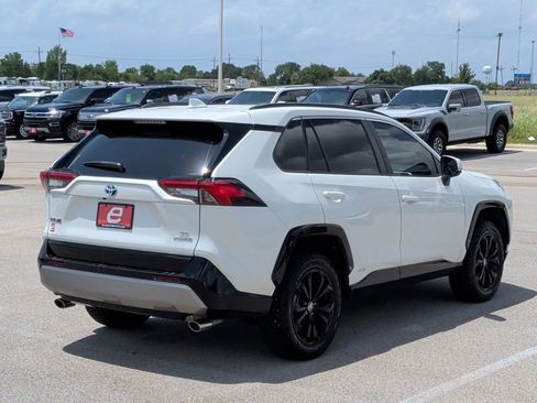 Used 2022 Toyota RAV4 SE AWD/4WD image 8