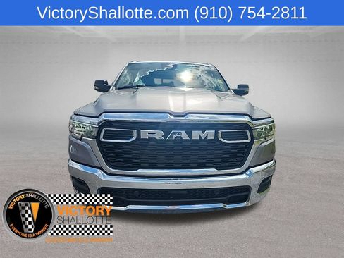 Used 2025 RAM 1500 Big Horn AWD/4WD image 3