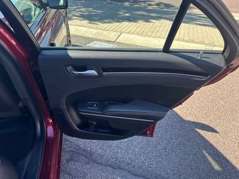 Used 2019 Chrysler 300 S AWD/4WD image 26